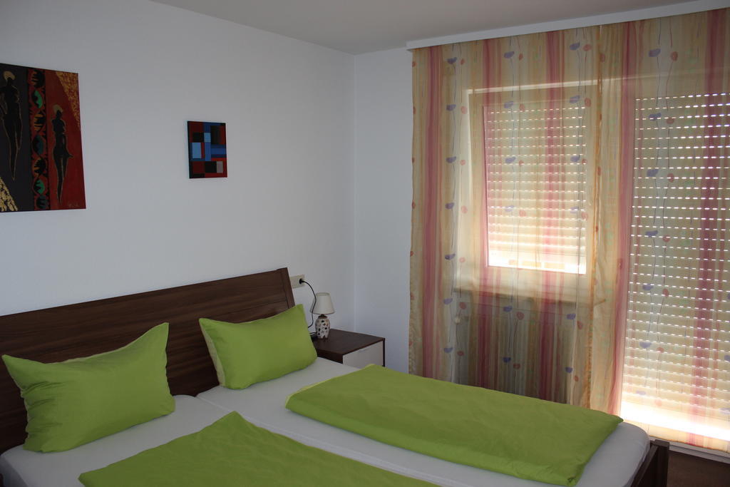 نوينبورغ أم راين Hotel-Zahringerstube المظهر الخارجي الصورة