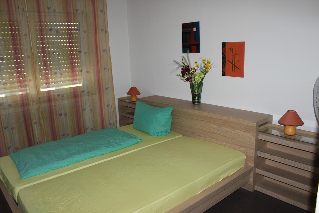 نوينبورغ أم راين Hotel-Zahringerstube الغرفة الصورة